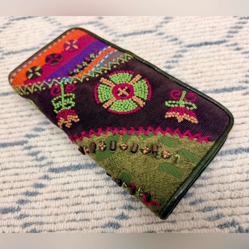 IPA-NIMA Grandmacore Embroidered Multicolor  Floral Beaded Clutch W/ Crossbody - Picture 10 of 16